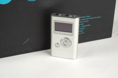 Micro Mini iPod？——德劲DE82试用