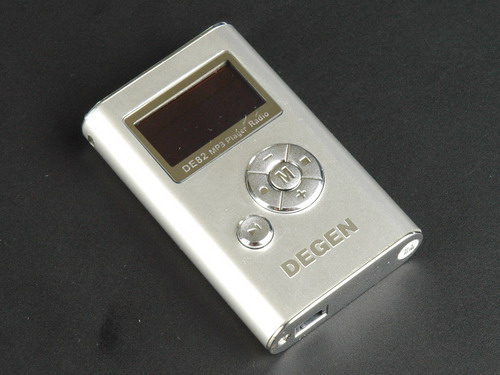 Micro Mini iPod？——德劲DE82试用